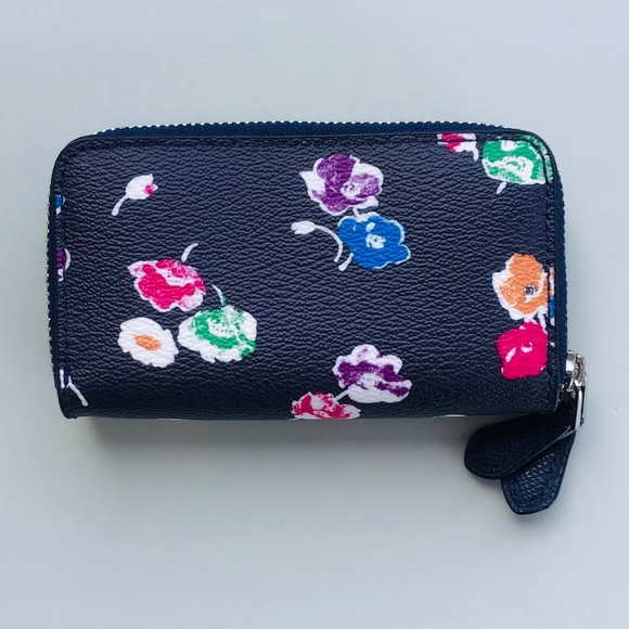 COACH small leather zip around card and coin wallet with floral pattern NWOT - Picture 2 of 10